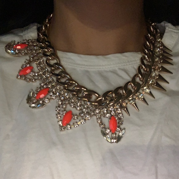 Geometric, spiky gold chain - Picture 4 of 5